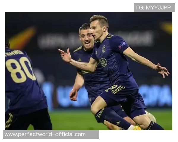 足总杯经典对决曼联与AC米兰战成平局帽子戏法引发全场狂欢